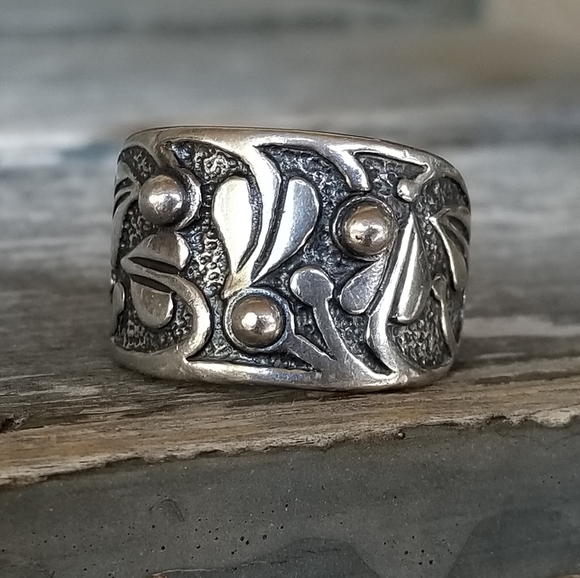 Silpada Jewelry - Silpada Sterling Silver Vine Ring